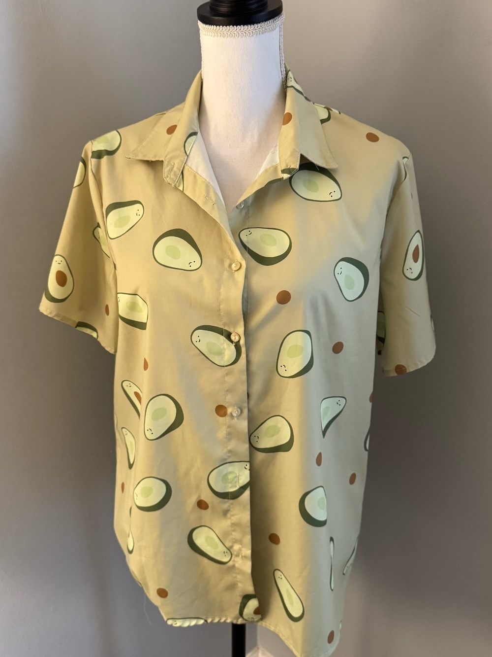 Romwe, light green AVACADO satin short sleeve blouse. Oversized size Small